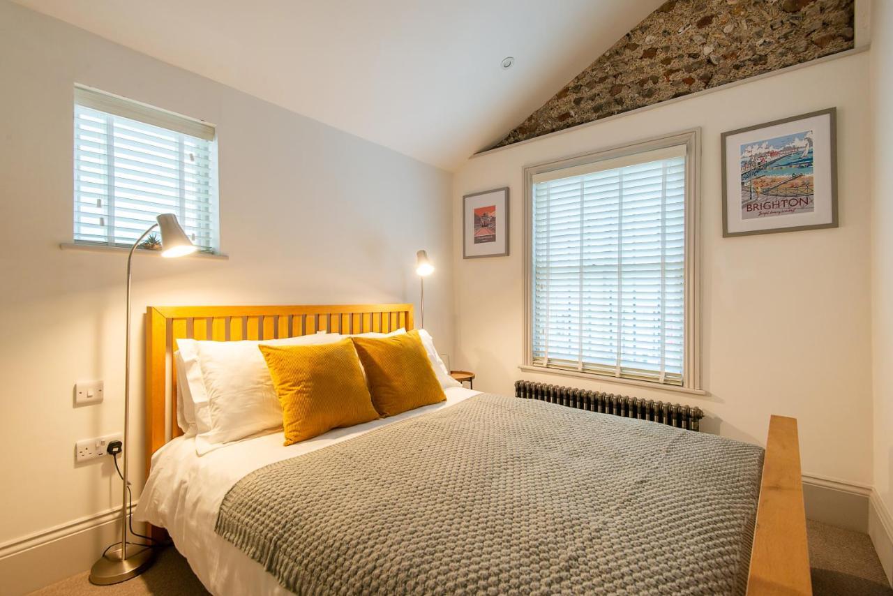 Beautiful, Central, 3 Min Walk From Beach, 2 King Doubles Hove Exterior foto